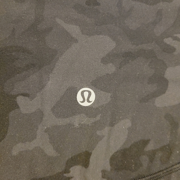 Lululemon | Women's Wunder Under High-Rise 25" Camo Tight Leggings (Size 6) - Picture 7 of 13
